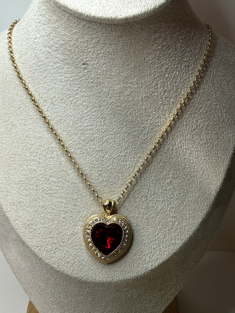 Vintage Monet Gold tone Heart Pendant Necklace pave rhinestones Queen of hearts
